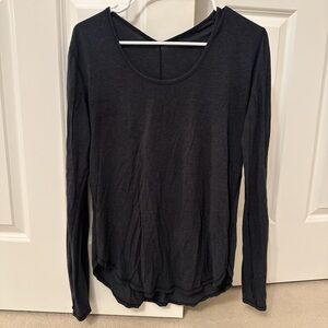 Thin lululemon long sleeve